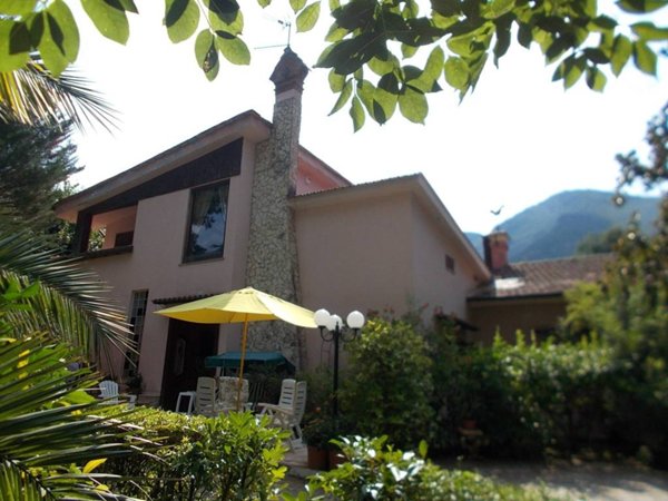 casa indipendente in vendita a Mignano Monte Lungo in zona Caspoli