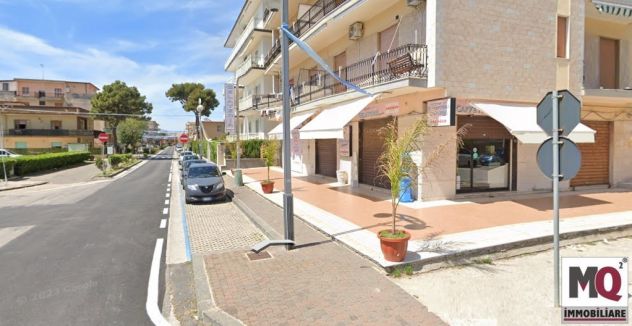 negozio in vendita a Mondragone