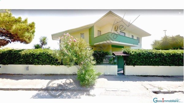 casa indipendente in vendita a Mondragone