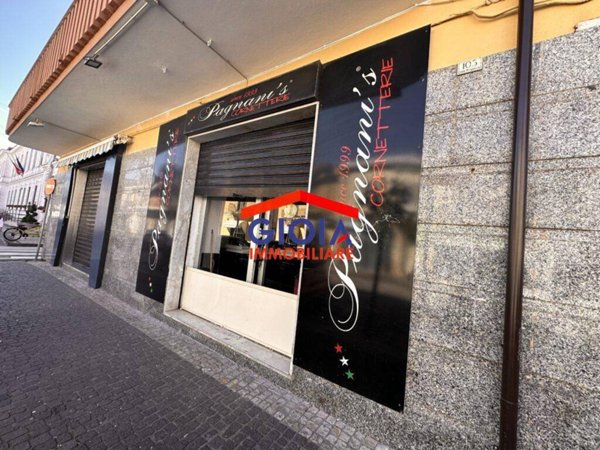 negozio in vendita a Mondragone