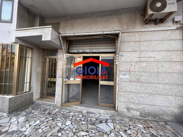 negozio in vendita a Mondragone