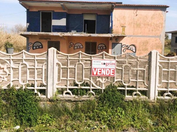 casa indipendente in vendita a Mondragone