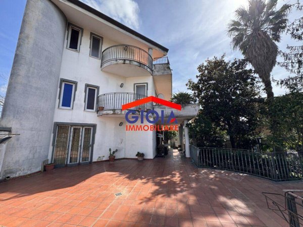casa indipendente in vendita a Mondragone