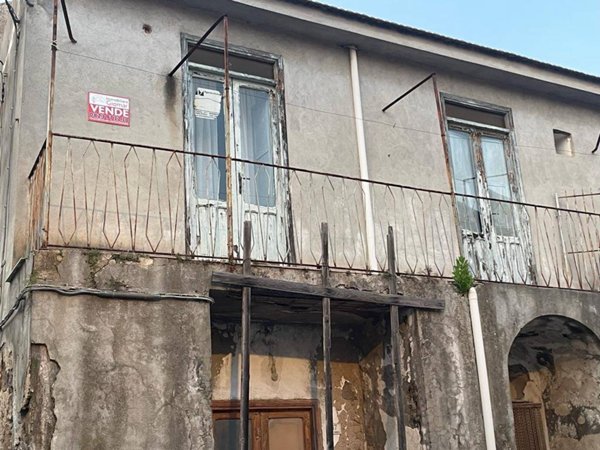 casa indipendente in vendita a Mondragone