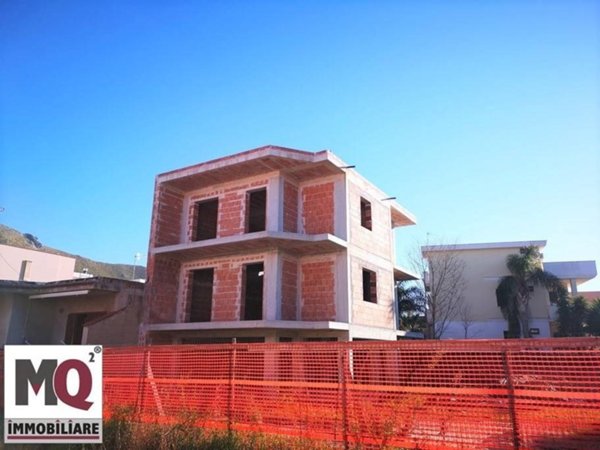 casa indipendente in vendita a Mondragone
