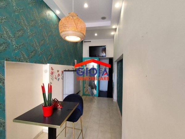 negozio in vendita a Mondragone