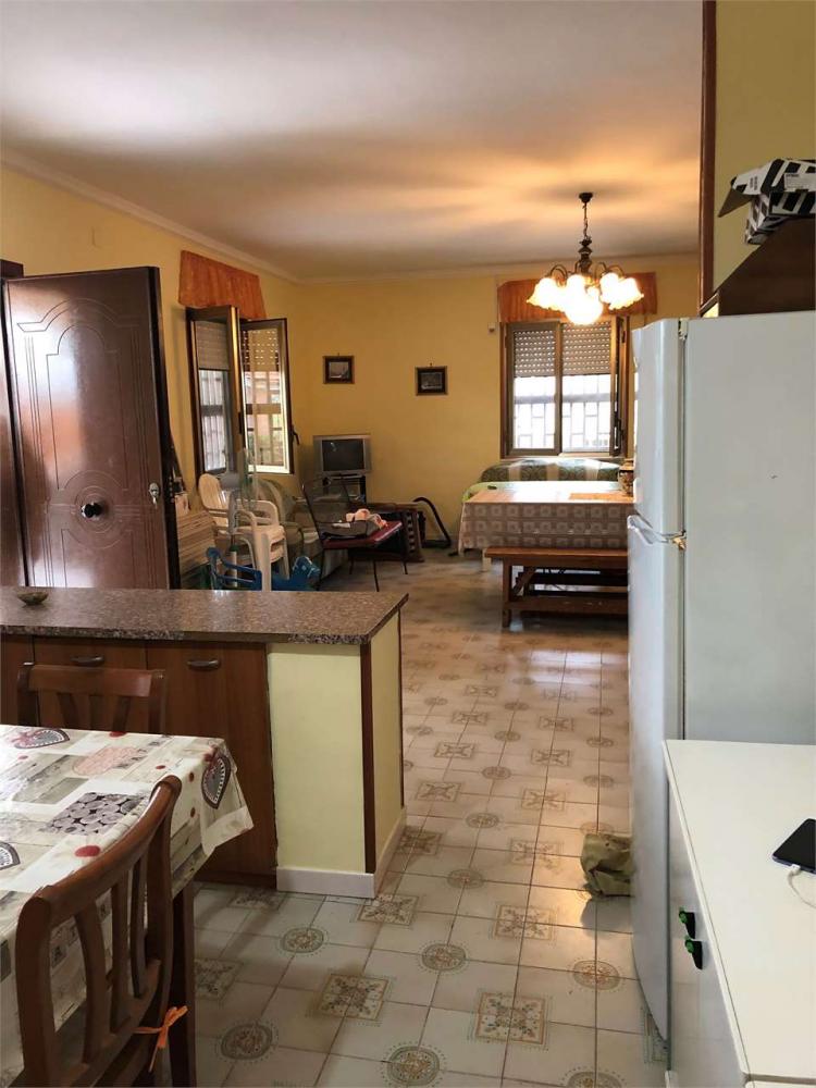 casa indipendente in vendita a Mondragone