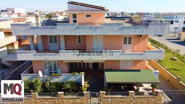 casa indipendente in vendita a Mondragone