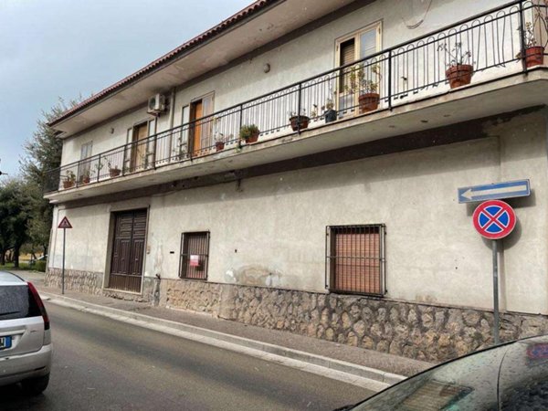 casa indipendente in vendita a Mondragone