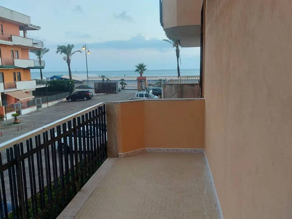 appartamento in vendita a Mondragone