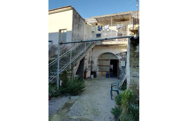 casa indipendente in vendita a Mondragone
