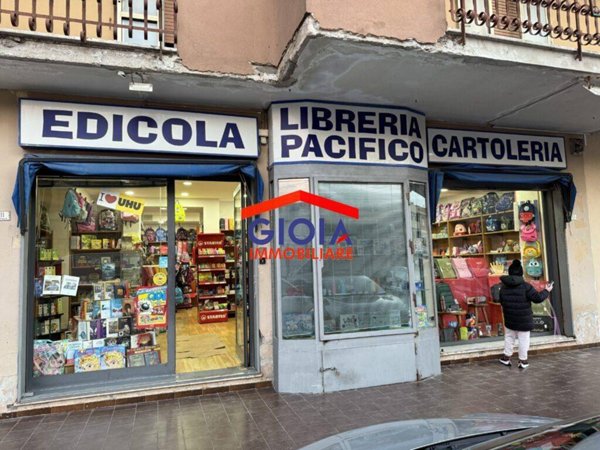 negozio in vendita a Mondragone