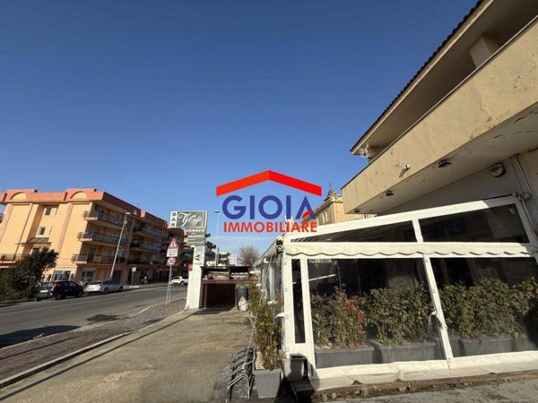 negozio in vendita a Mondragone