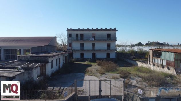 intera palazzina in vendita a Mondragone