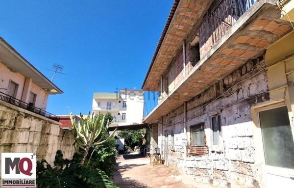 casa semindipendente in vendita a Mondragone