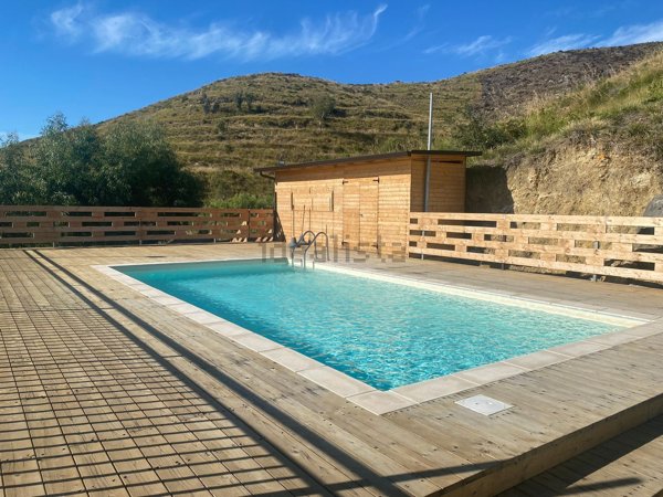 casa indipendente in vendita a Mondragone