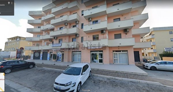 locale commerciale in vendita a Mondragone