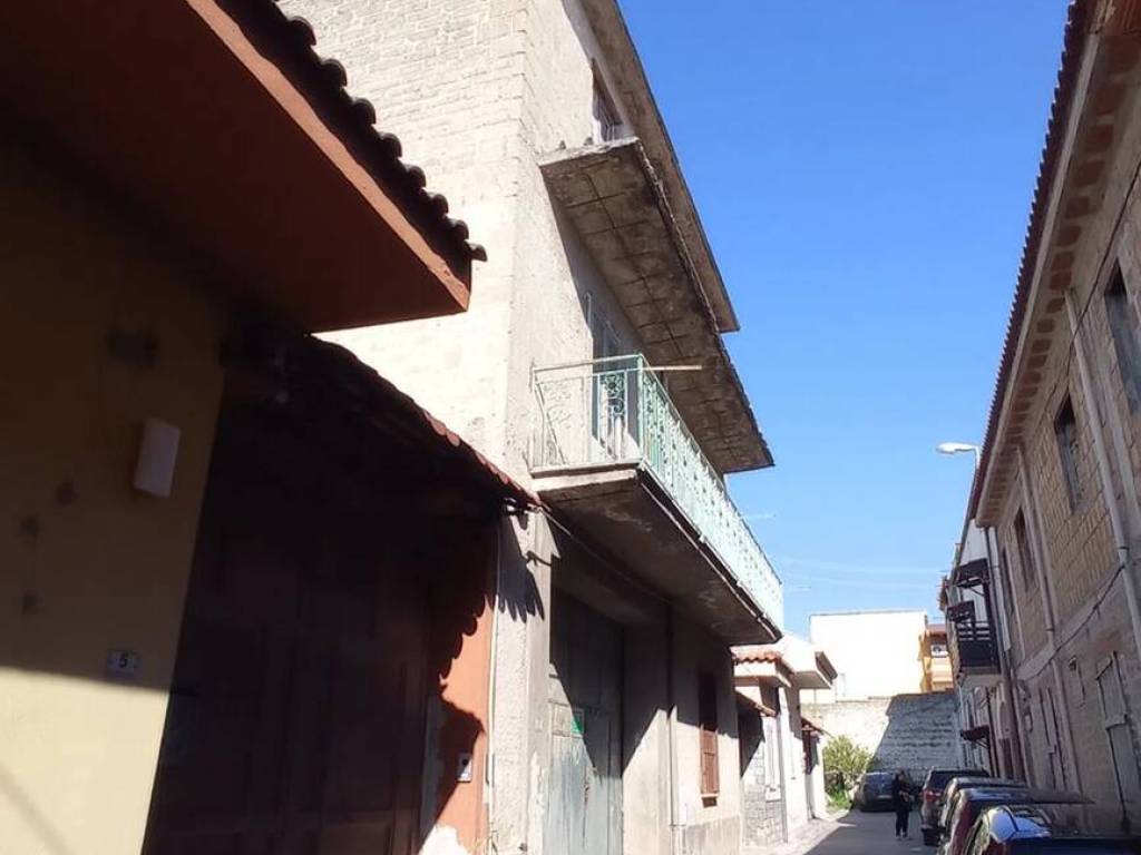 casa indipendente in vendita a Mondragone