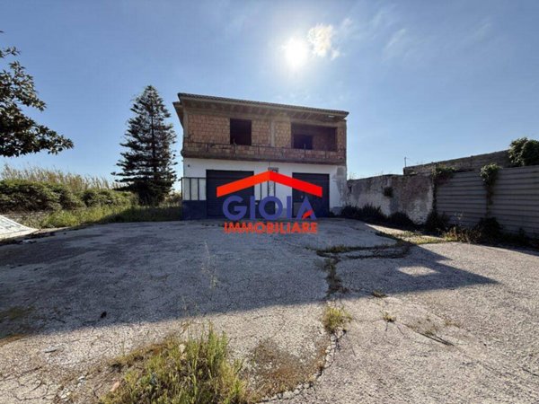 intera palazzina in vendita a Mondragone