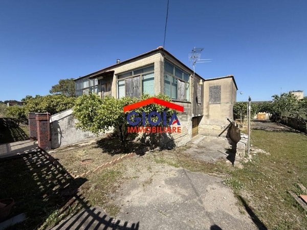 casa indipendente in vendita a Mondragone