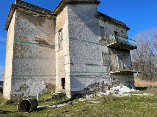 intera palazzina in vendita a Mondragone