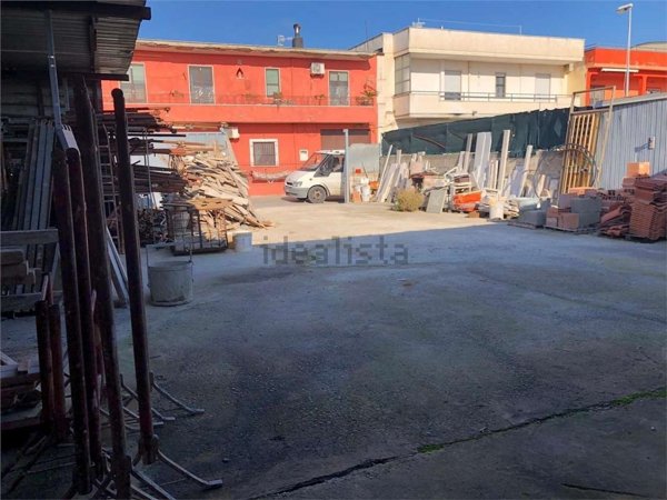 negozio in vendita a Mondragone
