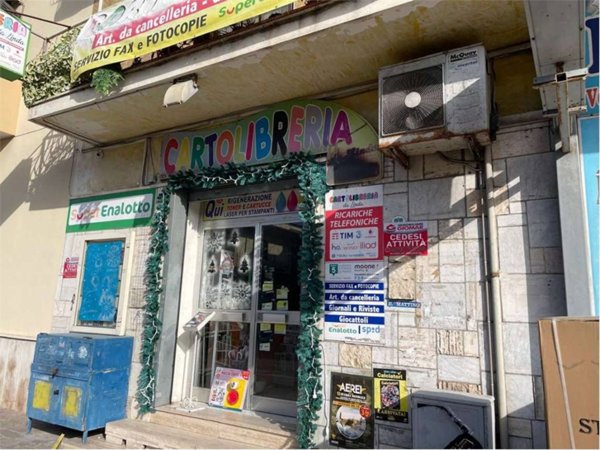 negozio in vendita a Mondragone