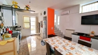 casa indipendente in vendita a Mondragone