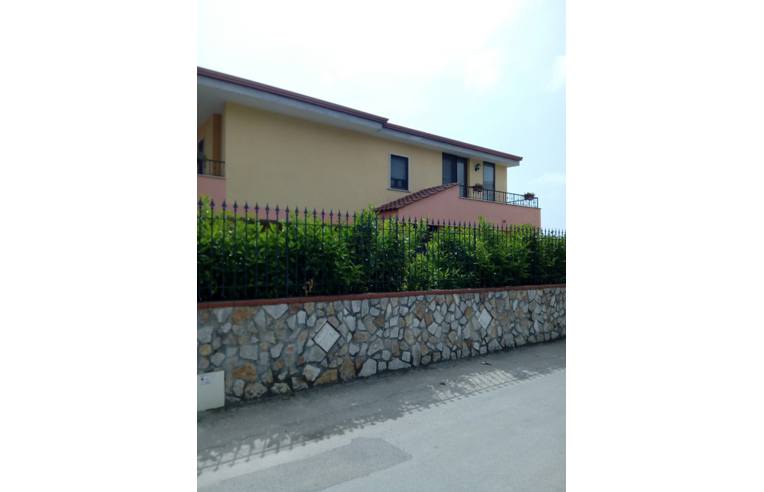 casa indipendente in vendita a Mondragone