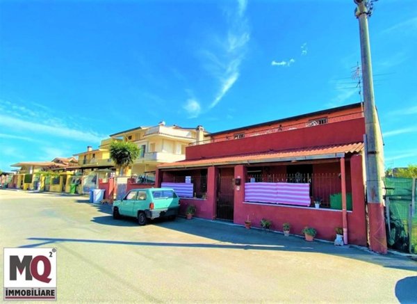 casa indipendente in vendita a Mondragone