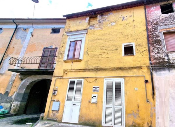 casa indipendente in vendita a Mondragone