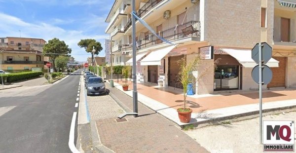 negozio in vendita a Mondragone