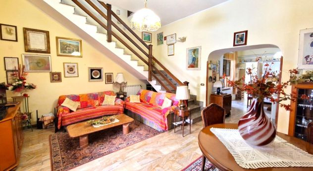 casa indipendente in vendita a Mondragone