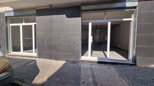 negozio in vendita a Mondragone