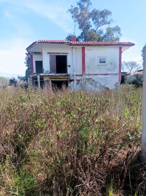casa indipendente in vendita a Mondragone in zona Pescopagano