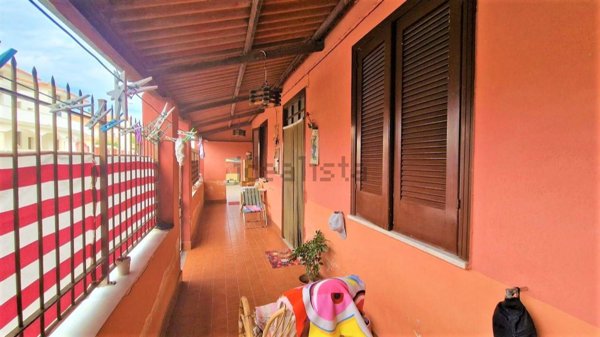 casa indipendente in vendita a Mondragone