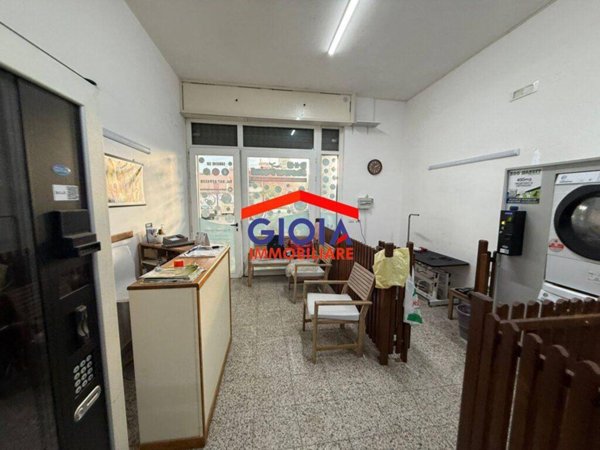 negozio in vendita a Mondragone