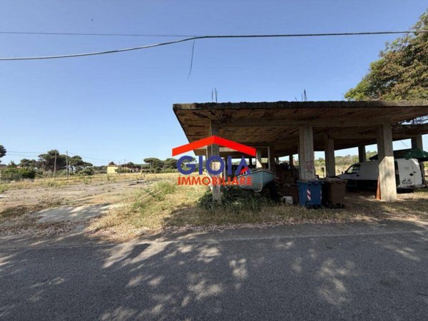 intera palazzina in vendita a Mondragone