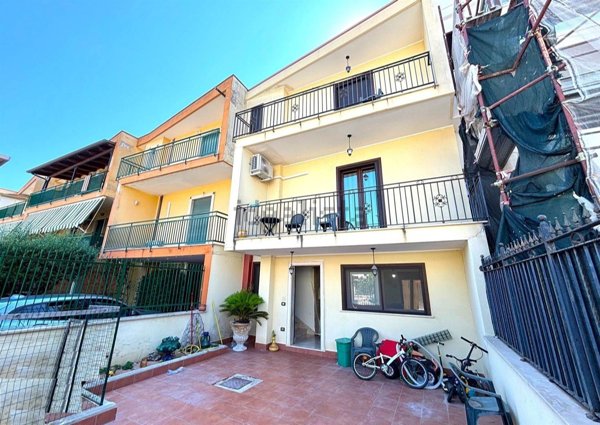 casa indipendente in vendita a Mondragone
