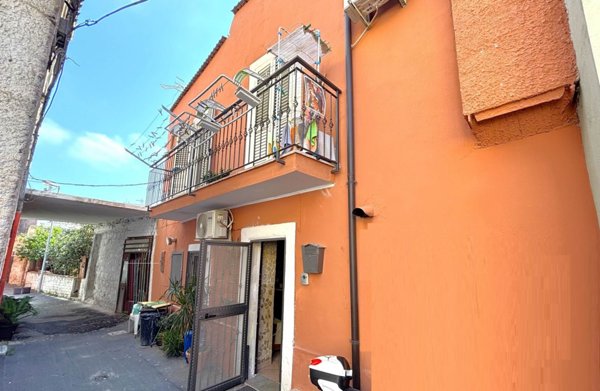 casa indipendente in vendita a Mondragone