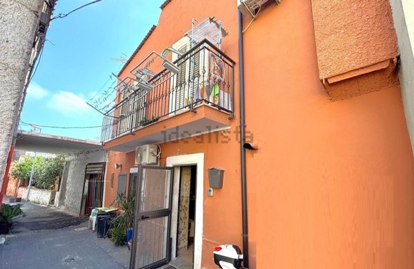casa indipendente in vendita a Mondragone