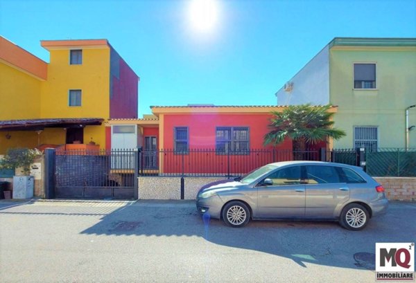 casa indipendente in vendita a Mondragone