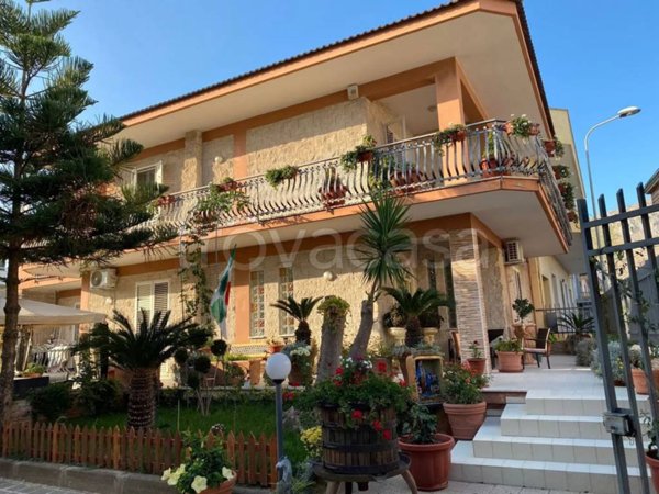 casa indipendente in vendita a Mondragone