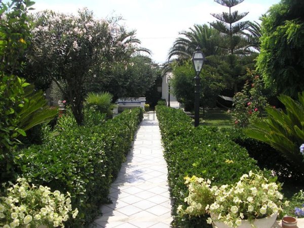 casa indipendente in vendita a Mondragone