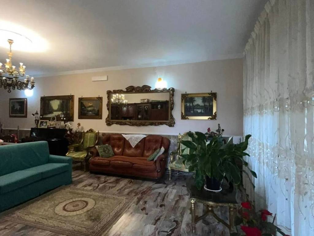 casa indipendente in vendita a Mondragone in zona Pescopagano