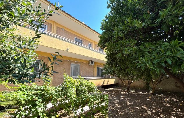 casa indipendente in vendita a Mondragone