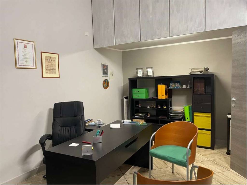 ufficio in vendita a Mondragone