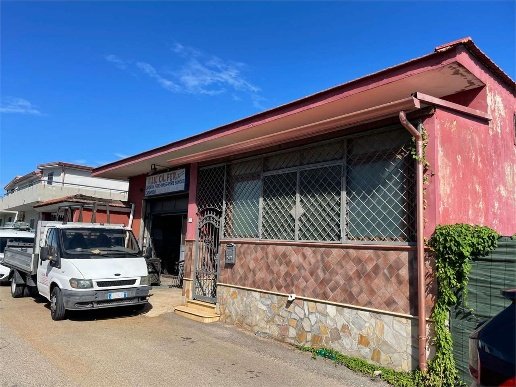 casa indipendente in vendita a Mondragone