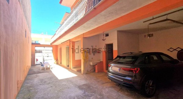 casa indipendente in vendita a Mondragone