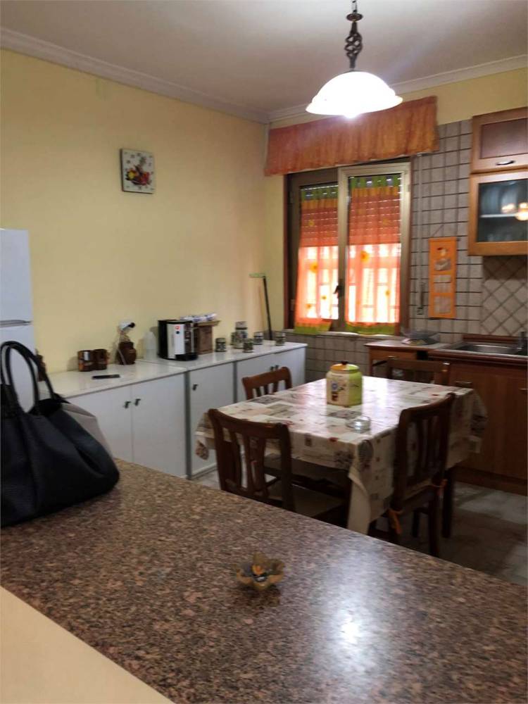 casa indipendente in vendita a Mondragone